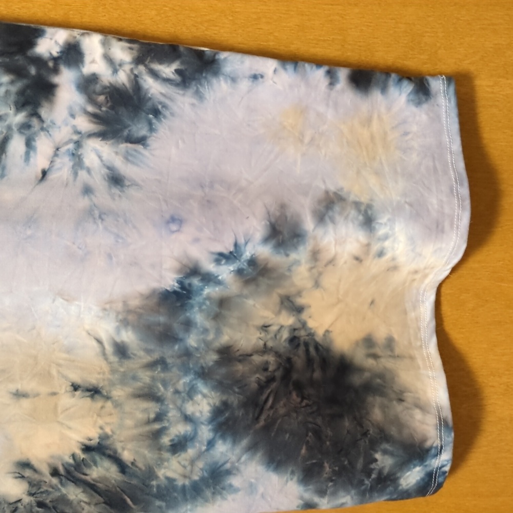 See You Monday Tie-Dye Dress - Body Skimming - Hour Glass - Lightweight - EUC - Picture 2 of 11